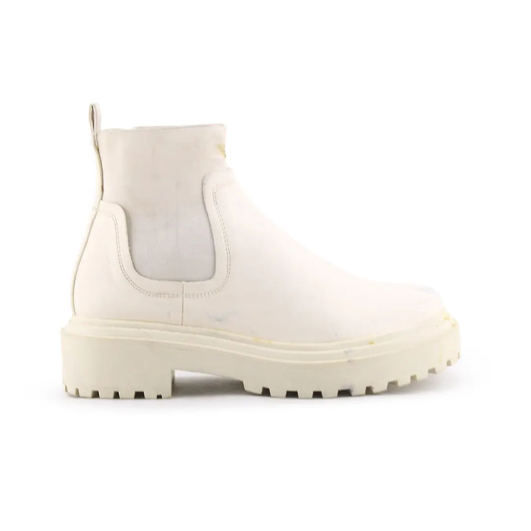 Stradivairus Stretchable Chelsea Ankle Boots (100% Authentic Leather)