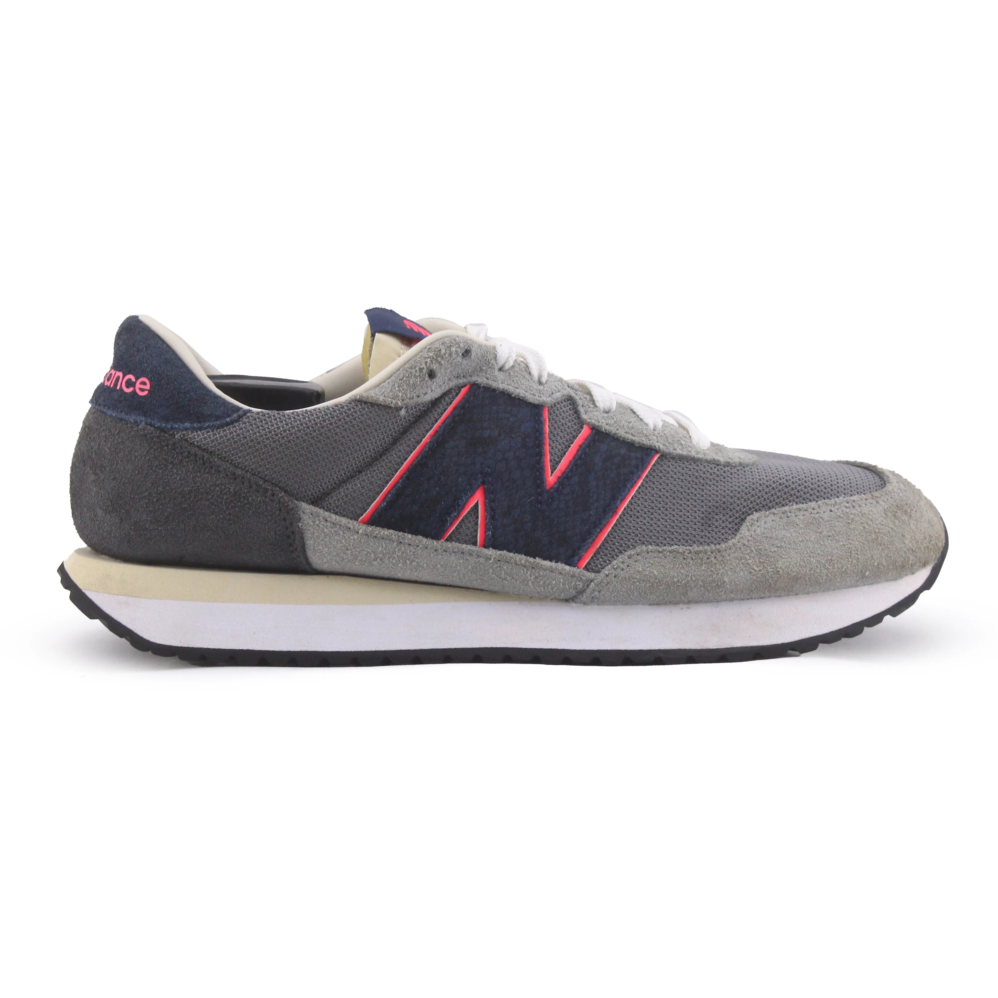Sneakersnstuff X New Balance 237