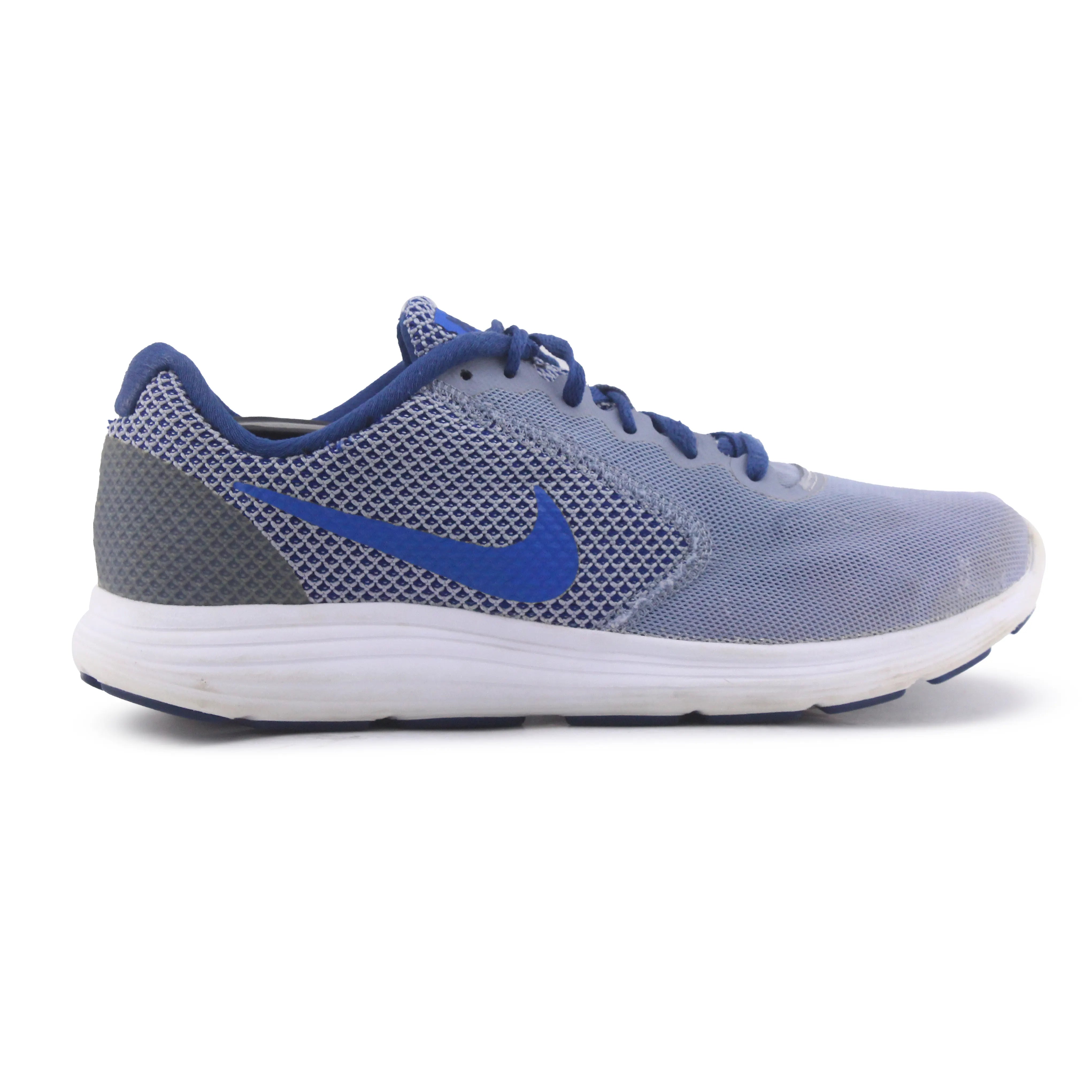 Nike Revolution 3