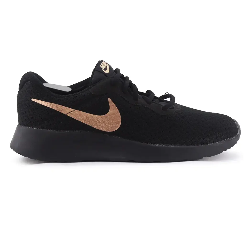 Nike Tanjun