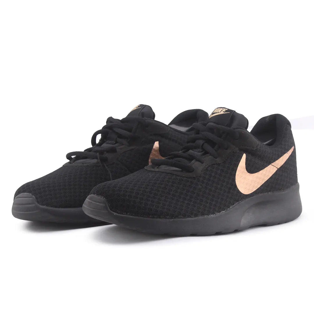 Nike Tanjun