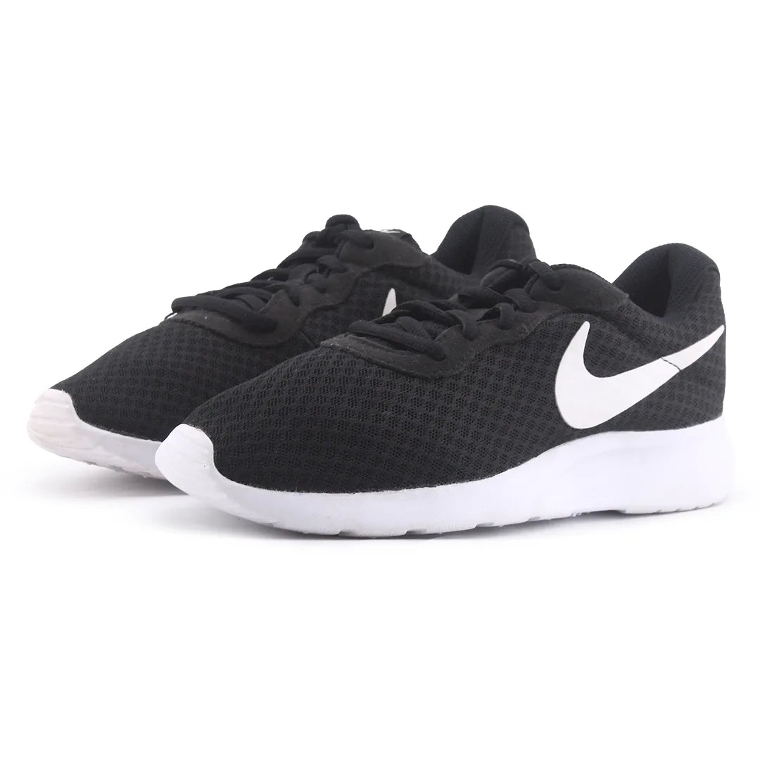 Nike Tanjun
