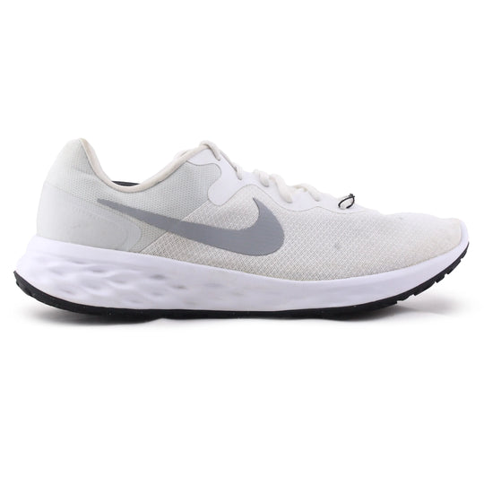 Nike Revolution 6