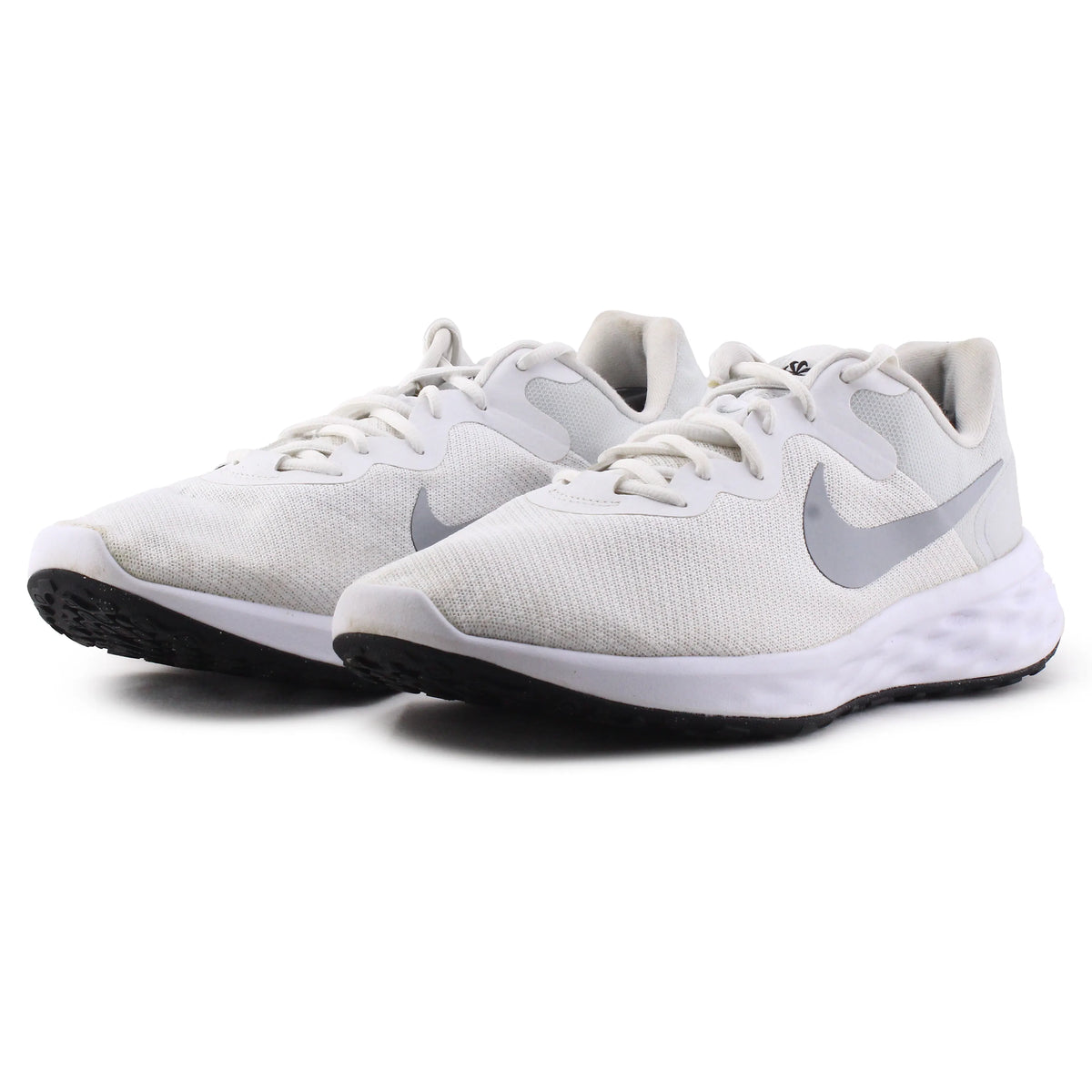 Nike Revolution 6