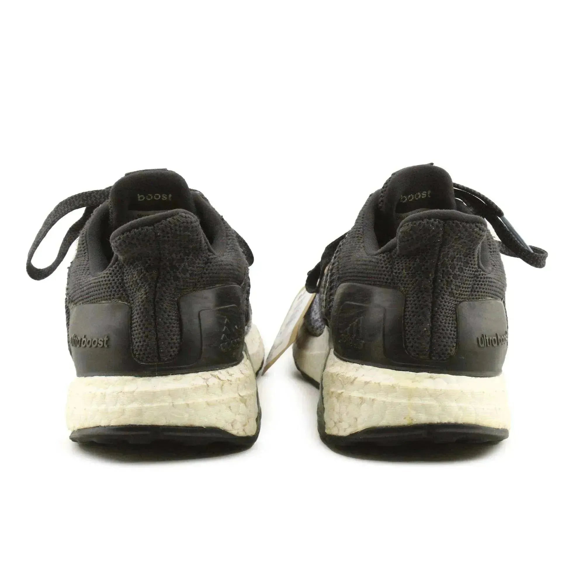 Adidas Ultra Boost ST - sundaybazar
