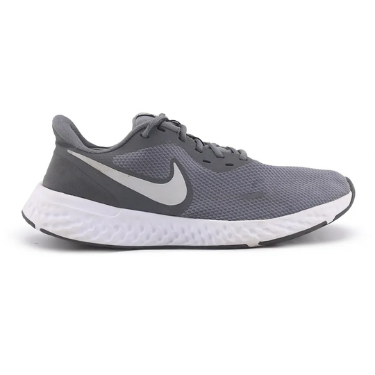 Nike Revolution 5